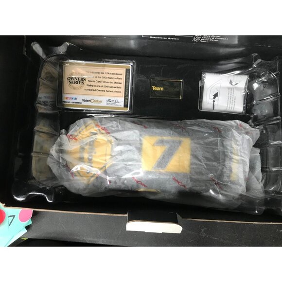 Team Caliber Michael Waltrip #7 Nations Rent 2000 Monte Carlo 1:24 Owners Series - Picture 2 of 9